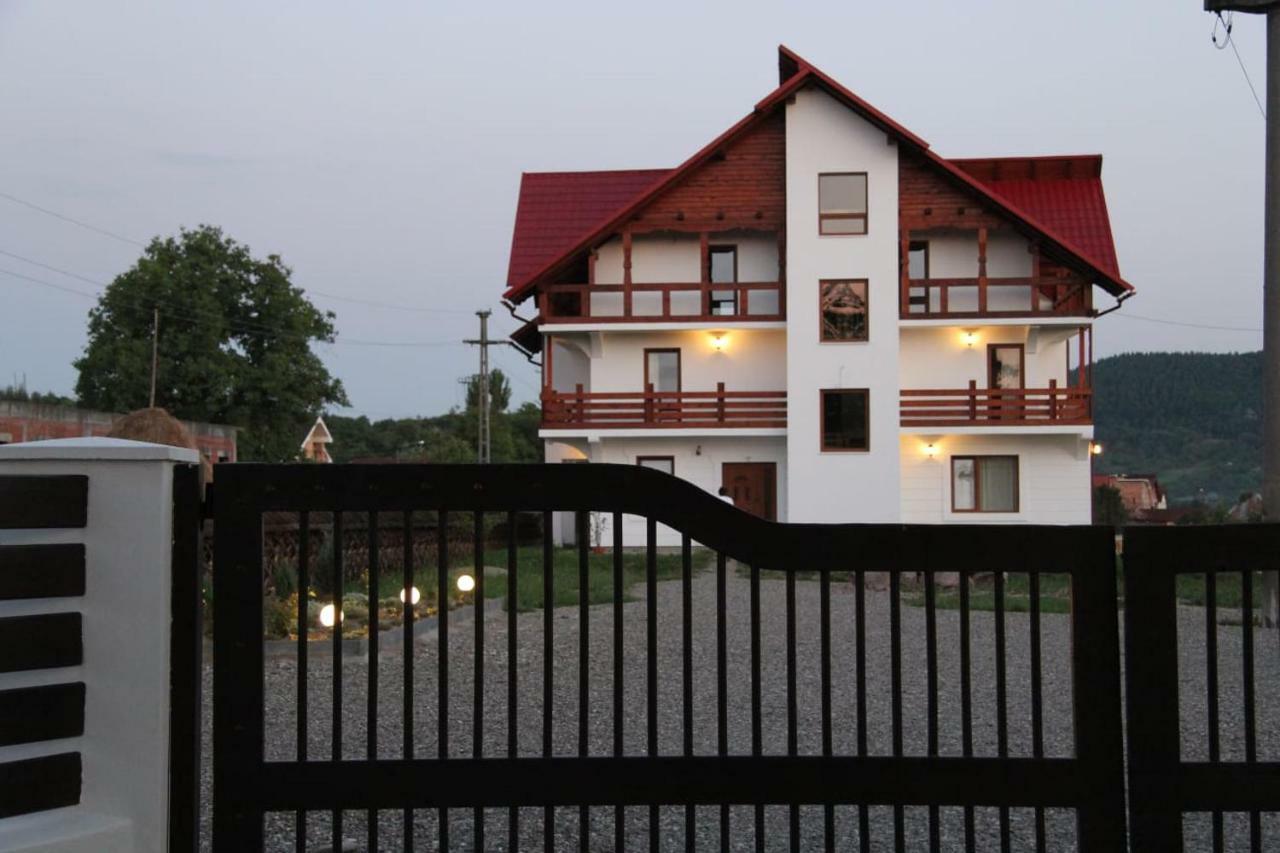 Hotel Poeme Sighetu Marmaţiei Exterior foto